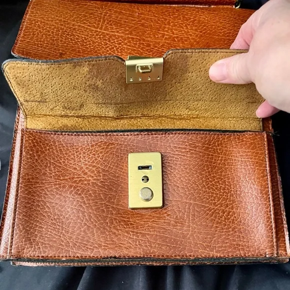 Vintage 70’s Pebbled Leather w Locking Brass Hardware OG Keys Briefcase Mailbag - Picture 5 of 17